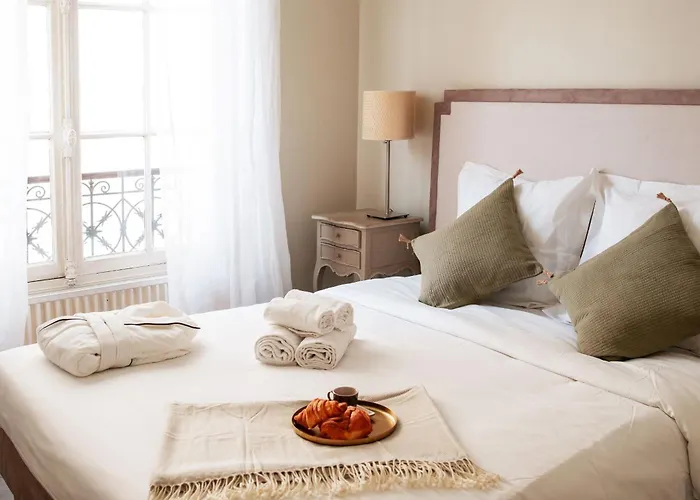 Bnbnova - Eiffel Tower & Les Invalides - 1Br Apartmán *